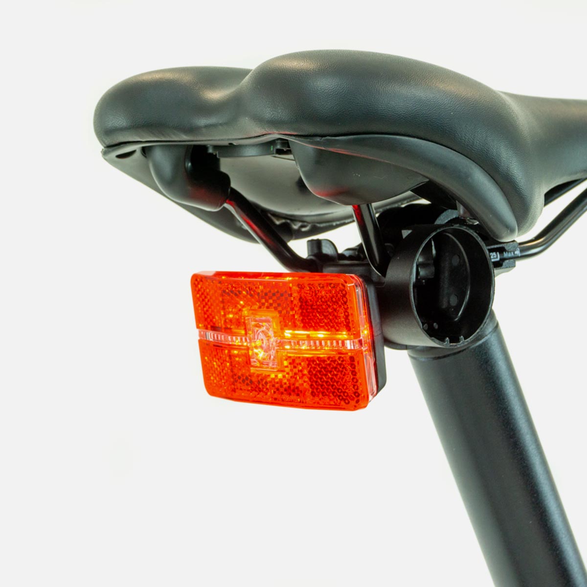 Cateye_OnBike_DSC5072_Webstore Cateye Light on a Gocycle side view